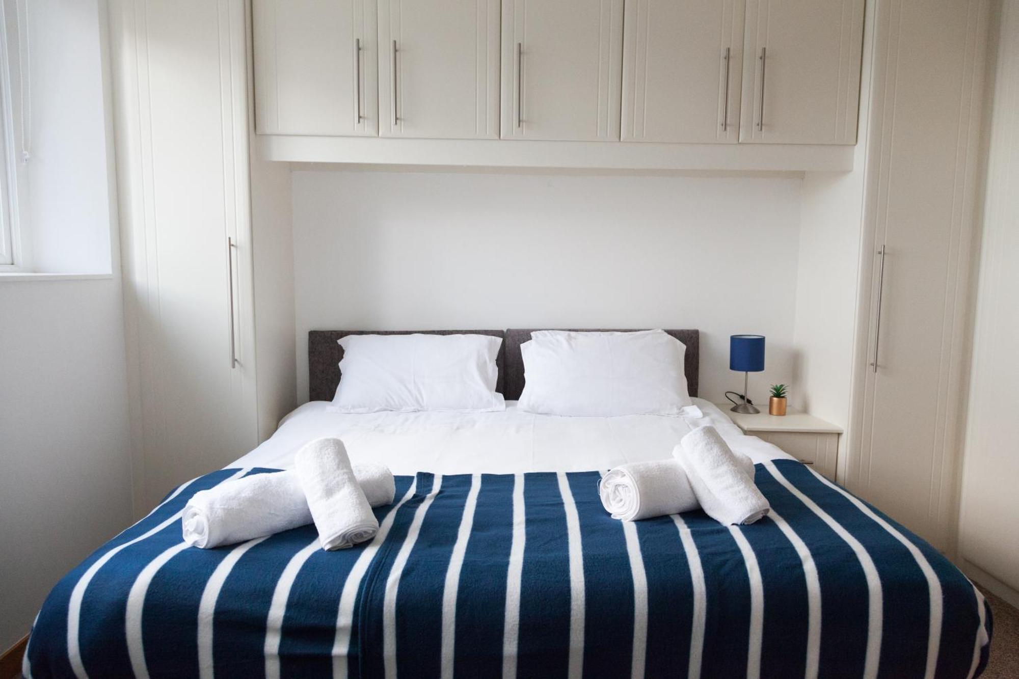 Weekly & Monthly Stays In Penthouse For Contractors Or Leisure Single Or Superking Beds Available Бёкенхэд Экстерьер фото