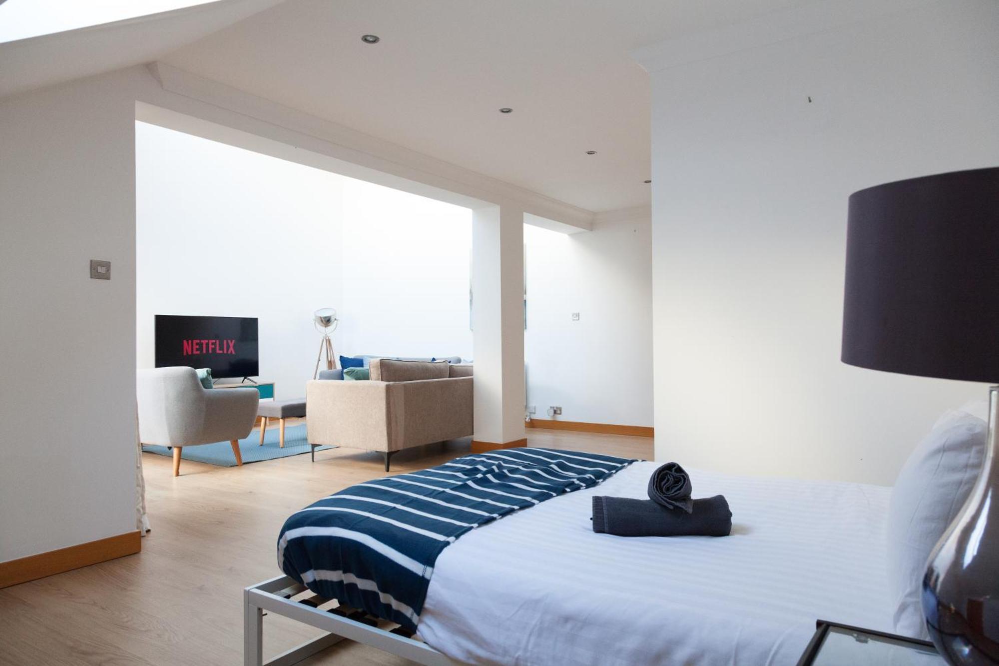 Weekly & Monthly Stays In Penthouse For Contractors Or Leisure Single Or Superking Beds Available Бёкенхэд Экстерьер фото